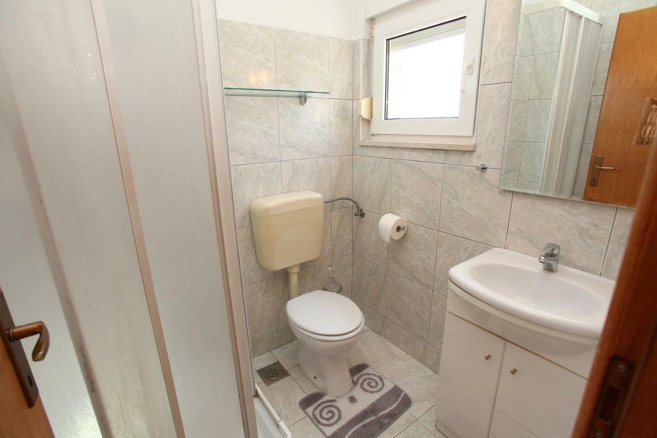 Appartement Apartman Dinka à Trogir Extérieur photo